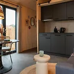 Дом отдыха Tinyhouse 2 Pers Met Prive Hottub *
