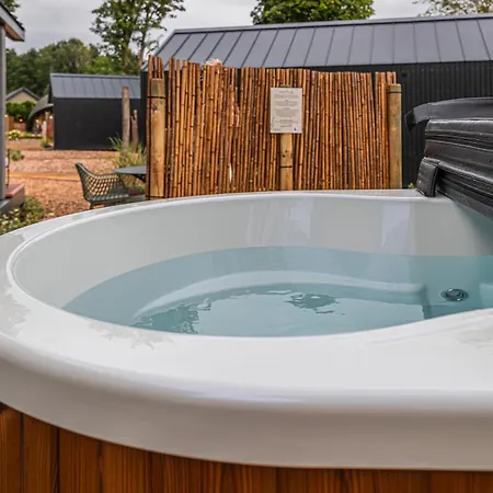 Tinyhouse 2 Pers Met Hottub Casa vacanze *
