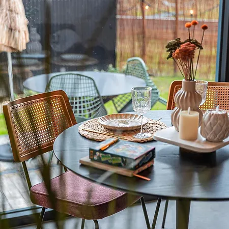 Tinyhouse 2 Pers Met Hottub * Meerssen